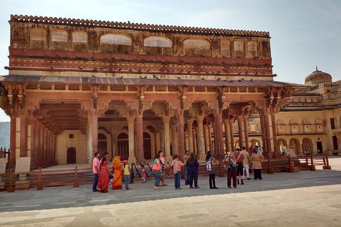 2-Day Private Tour of Jaipur from Delhi: City Palace, Hawa Mahal and Amber Fort - Jal Mahal and an evening at Birla Temple