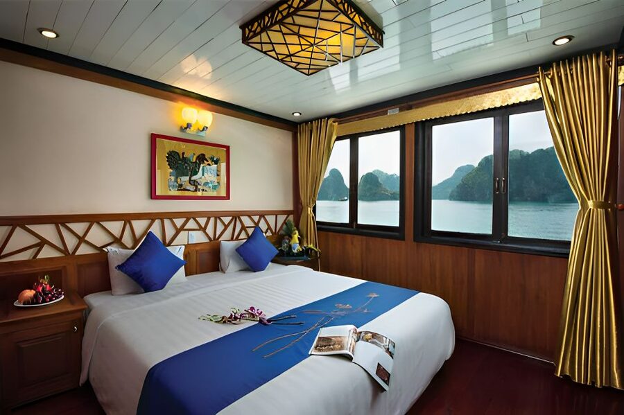 2-Day Royal Palace Ha Long Bay & Ti Top Island Cruise - Hanoi to Tuan Chau: a long morning with a clear purpose
