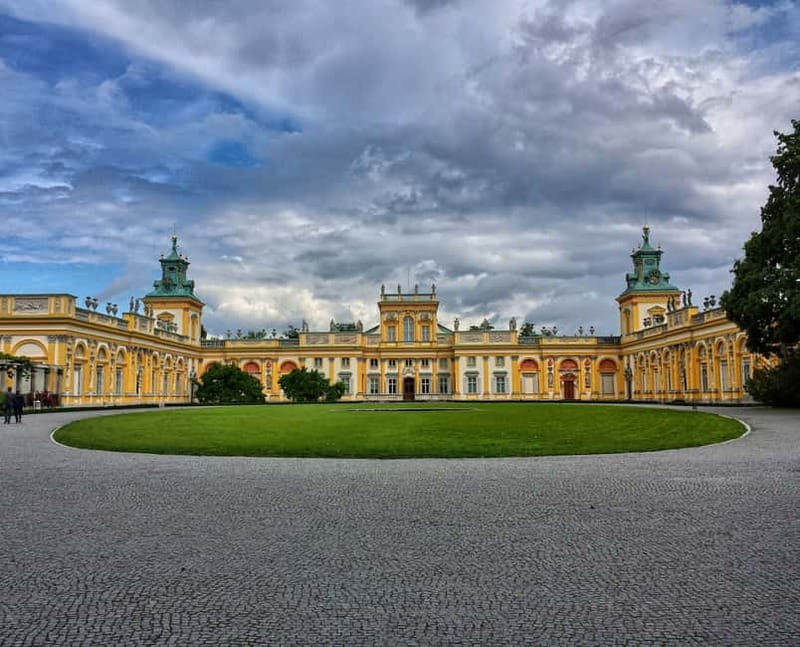 3-hour: Palace of King Jan Sobieski in Wilanow/inc. Pick-up/ - What the guide adds, and where the tour is limited