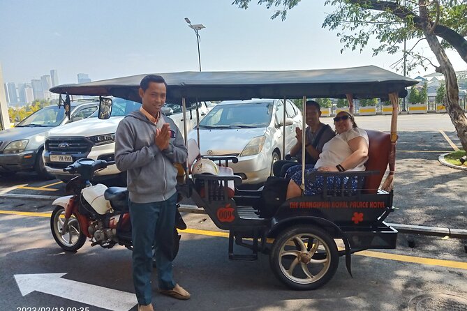 A Full Day Tour for Royal Palace, S21, Killing Fields & More - Central Market Finishes the Day on a More Ordinary Note