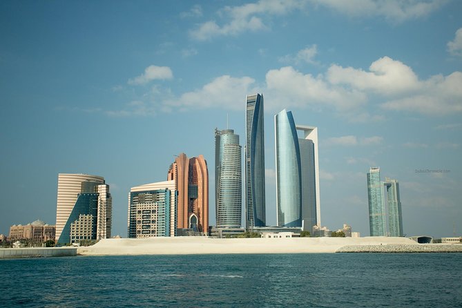Abu Dhabi City Tour, Grand Mosque, Emirates Palace & The Louvre - The dates market: a short but local-flavored stop