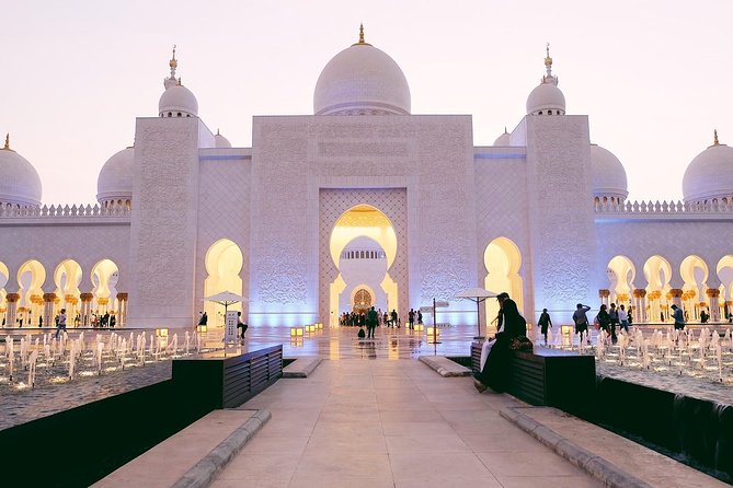 Abu Dhabi City Tour, Grand Mosque, Emirates Palace & The Louvre - Sheikh Zayed Grand Mosque: allow the most time here
