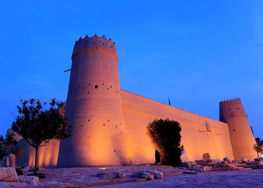 Al Masmak Fortress, Murabba Palace, and Souq Al Zal Tour - Souq Al Zal, where objects carry meaning