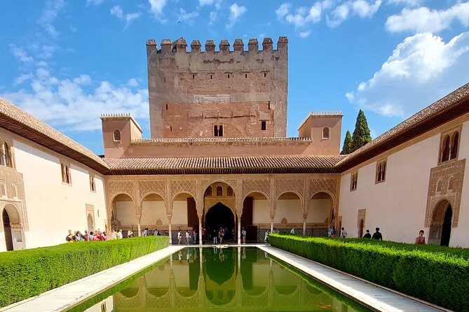 Alhambra and Nasrid Palaces Guided Tour with Tickets - Alcazaba: seeing the military side first