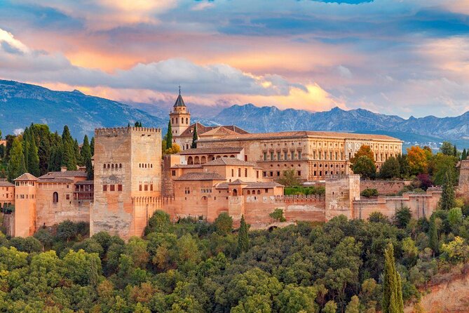 Alhambra Complete: Ticket Skip-the-Line Nasrid Palace and Generalife with Guide - Key points to know before booking