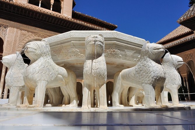 Alhambra & Generalife Skip the line Small Group including Nasrid Palaces - Guide quality, headsets, and group size