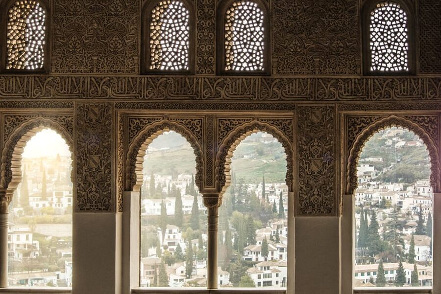 Alhambra & Nasrid Palace: Private Tour with Tickets - Key points before you book