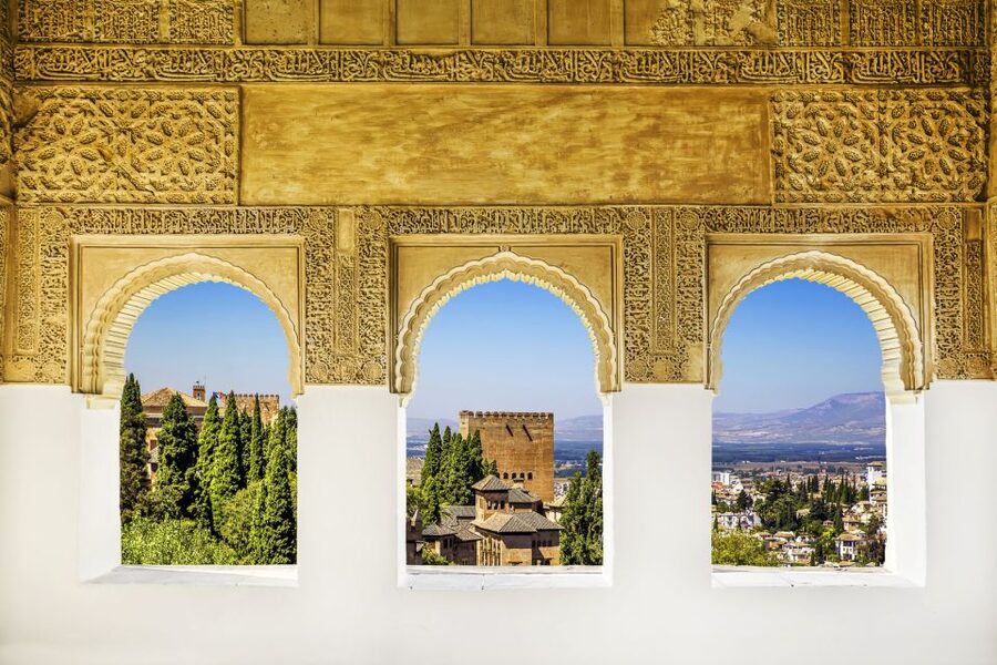 Alhambra, Nasrid Palaces, and Generalife 3-Hour Guided Tour - Why a guide helps at the Alhambra