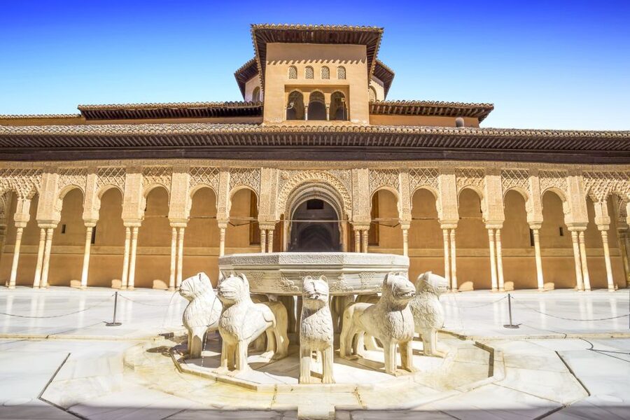 Alhambra, Nasrid Palaces, and Generalife 3-Hour Guided Tour - Entering the Alhambra complex