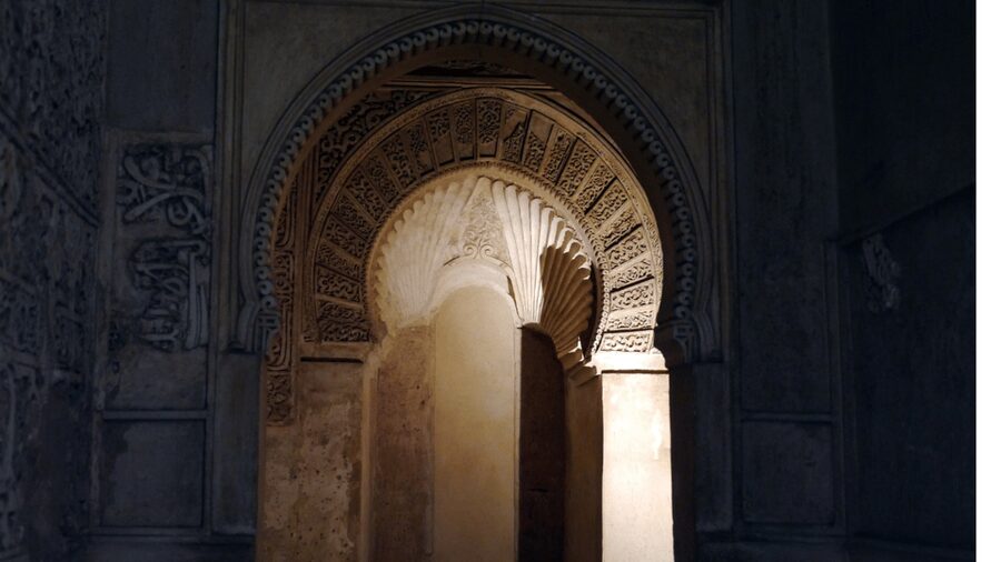 Alhambra: Nasrid Palaces Guided Night Tour without tickets - Key points before you book