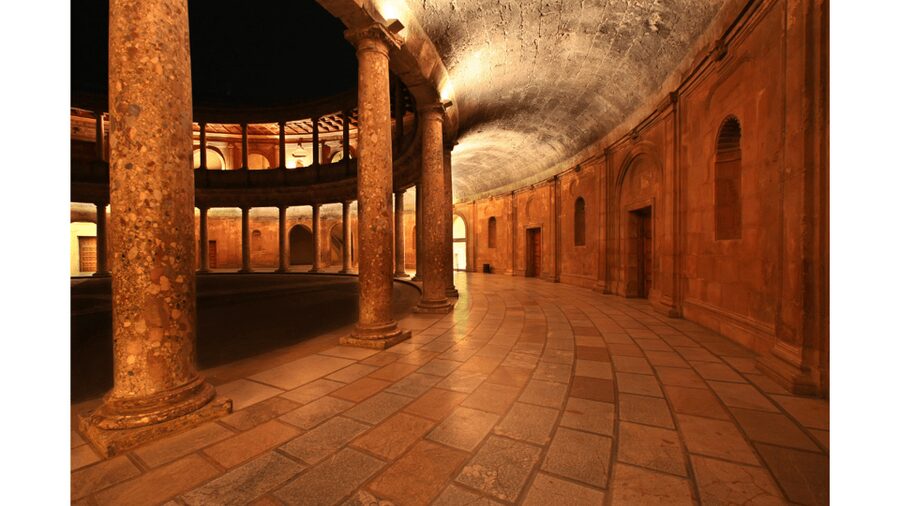 Alhambra: Nasrid Palaces Guided Night Tour without tickets - Starting outside the ancient fortress wall