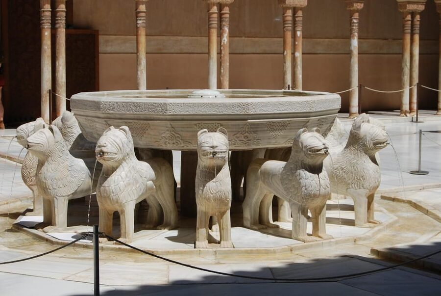 Alhambra Private Tour: Nasrid Palaces, Alcazaba & Generalife - Generalife Gardens, Water, and Open Air