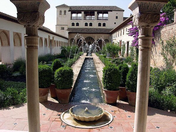 Alhambra Skip-the-line Private Tour including Nasrid Palaces - Key points to know before you book