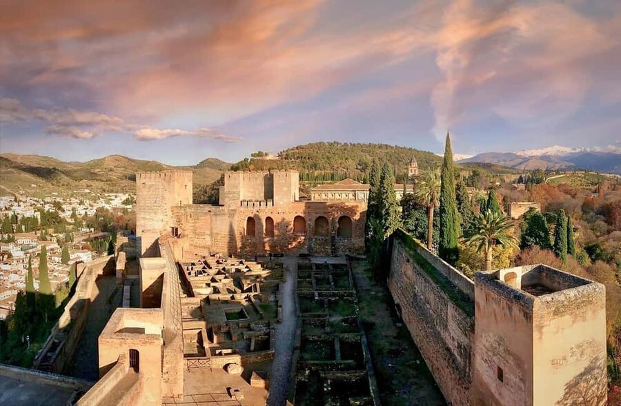 Alhambra: tour without Nasrid Palaces with official tour guide and tickets - What this Alhambra tour really covers