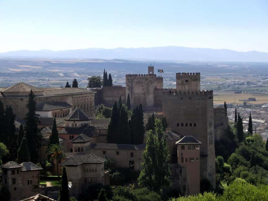 Alhambra: tour without Nasrid Palaces with official tour guide and tickets - The Alcazaba: the Alhambra’s military heart