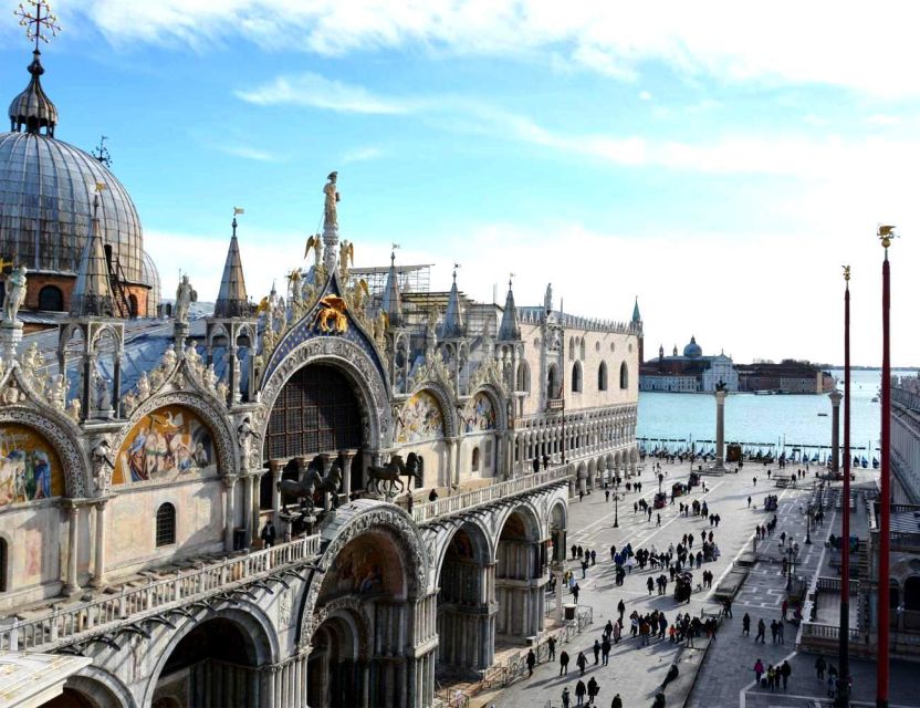 All-Inclusive Tour: Doge Palace, St Mark's Basilica & Square - Entering the Doge’s Palace