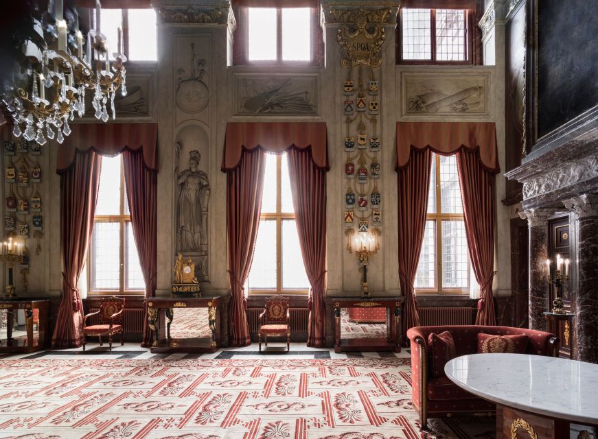 Amsterdam: Royal Palace Entry Ticket + Audio guide - The audio guide shapes the visit