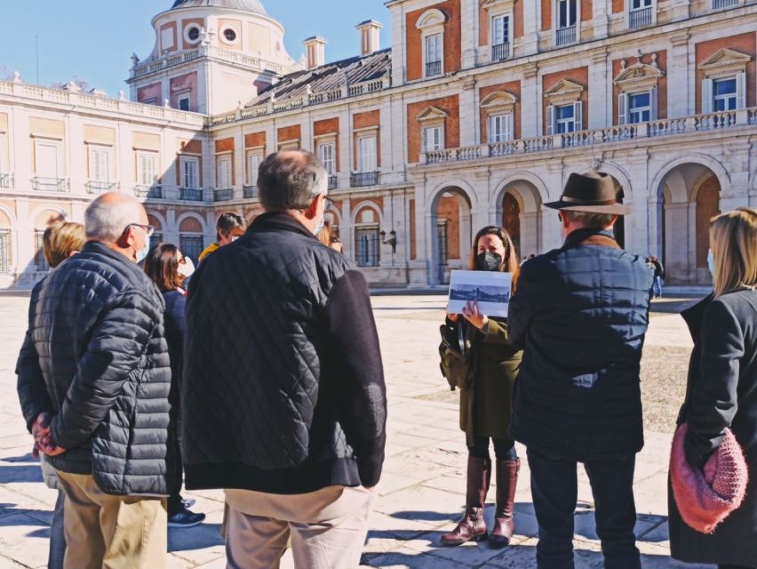 Aranjuez: Royal Palace Guided Tour - The Reception Hall and Royal Chapel