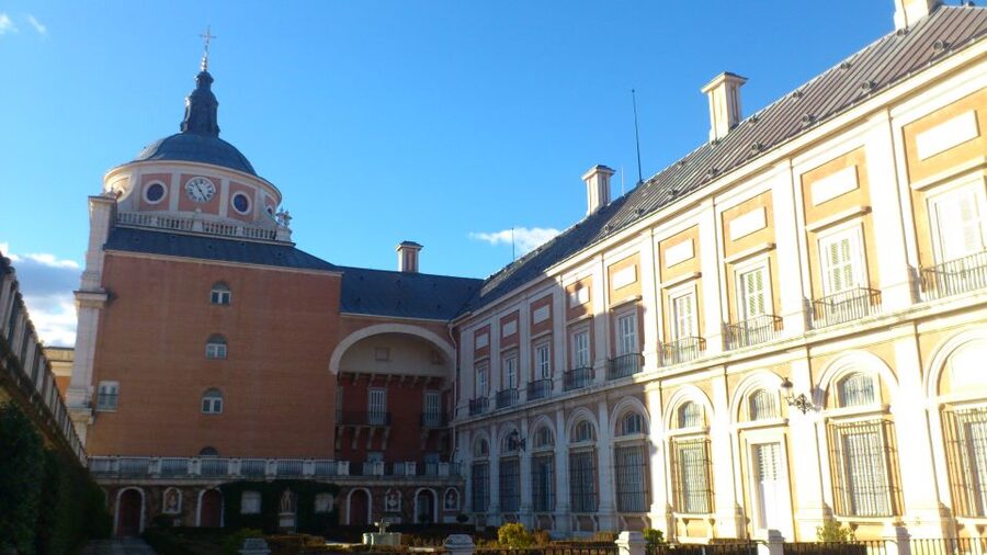Aranjuez: Royal Palace Guided Tour - What the Spanish-language format means for you