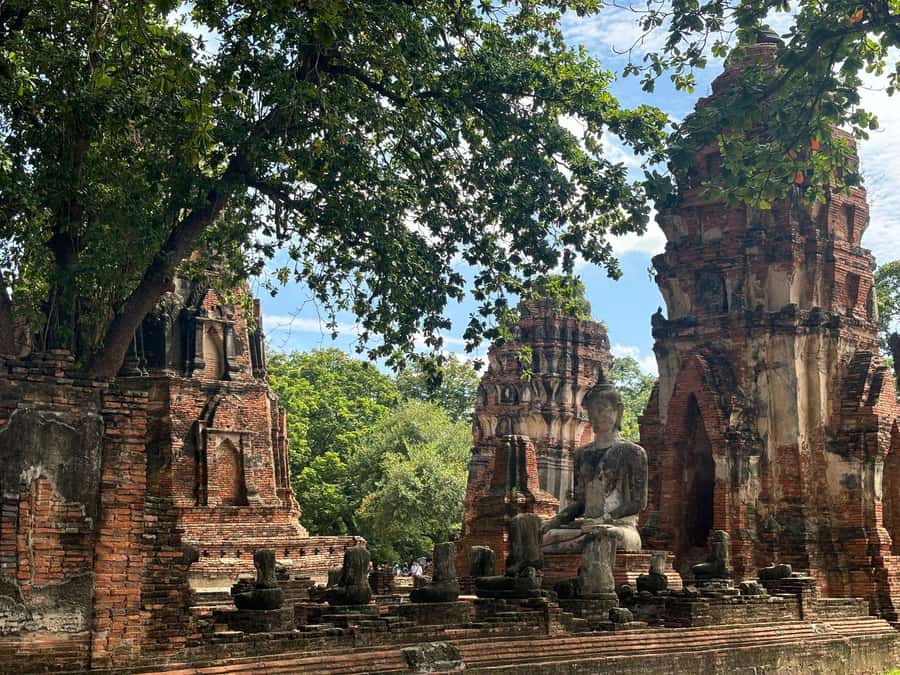 Ayutthaya Full-Day Tour with Bang Pa In (Summer Palace) - A Thai lunch between the historic stops