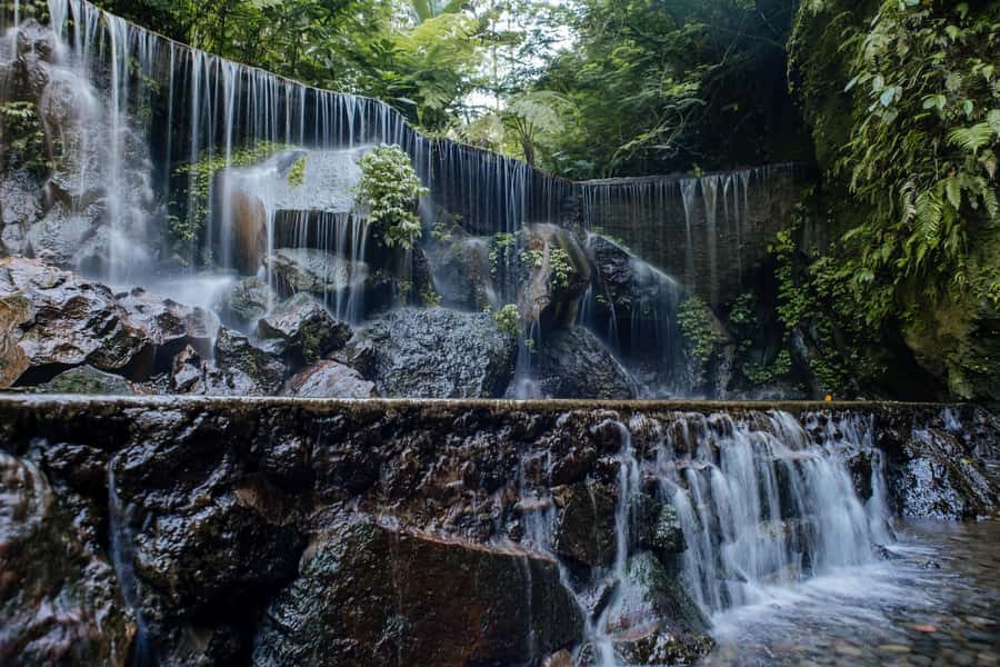 Bali: Lempuyang Quick Access, Waterfall, Water Palace & More - Lempuyang Temple and the reality behind the famous gate