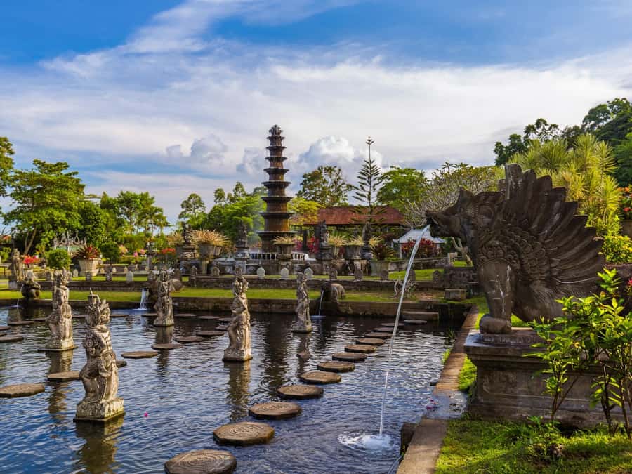 Bali: Lempuyang Temple, Water Palace, and Waterfall Tour. - What to bring and how to pace yourself
