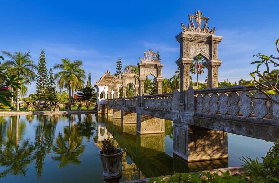 Bali: Ujung Water Palace, Candidasa and Sidemen Village Tour - Sidemen Village and the Mount Agung backdrop