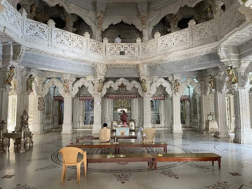 Bangalore: Palace, Temples, Fort & Markets Walking Tour - Walking conditions, clothing, and timing
