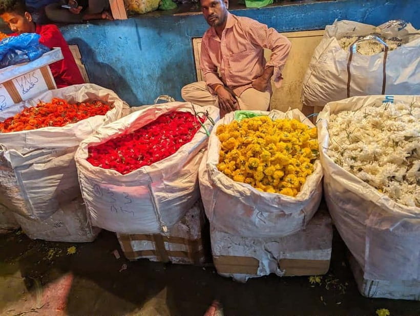 Bangalore: Palace, Temples, Fort & Markets Walking Tour - Starting at Tipu Sultan’s Summer Palace
