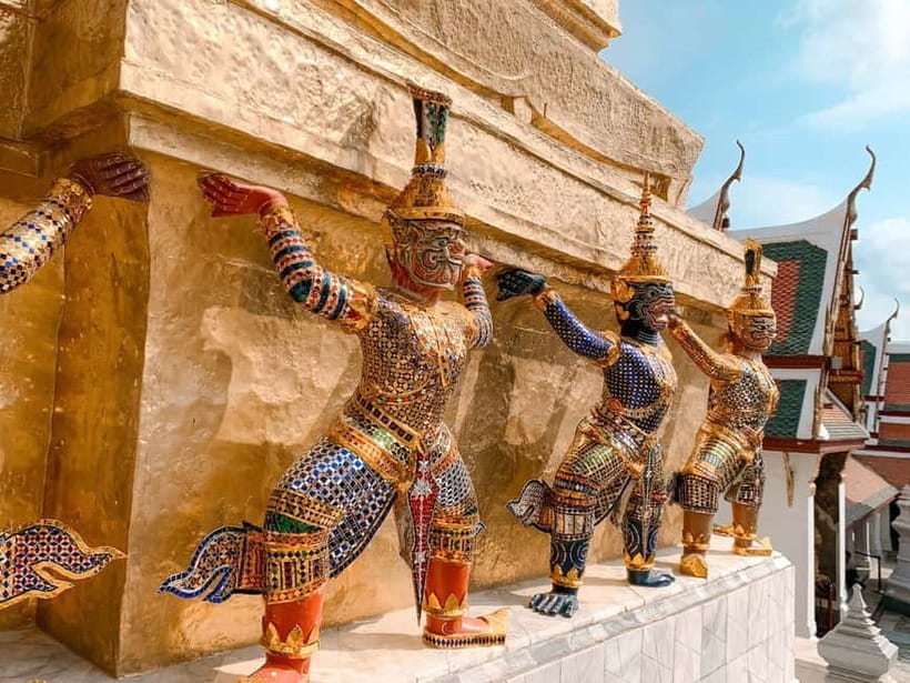 Bangkok: 2 Hours Grand Palace & Wat Pho Private Tour - Wat Pho and the Reclining Buddha