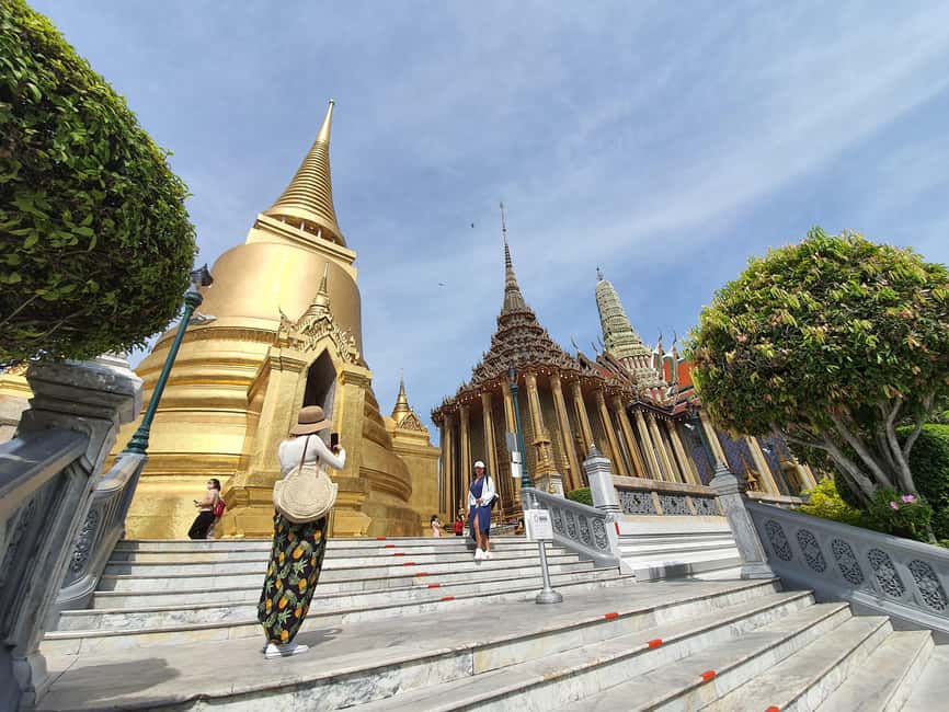 Bangkok: Grand palace and Iconic temple Half-Day Private - Entering the Grand Palace and Wat Phra Kaew