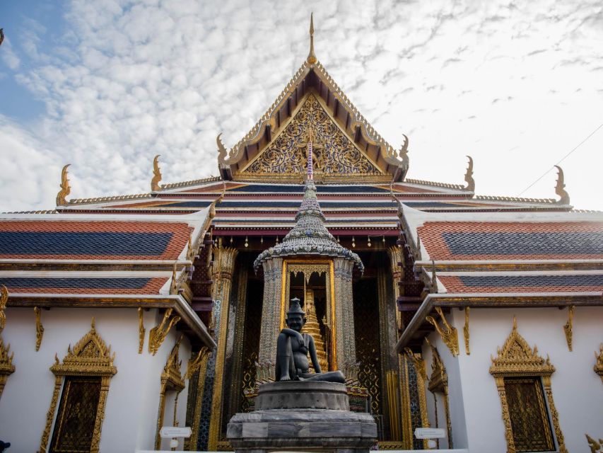 Bangkok: Grand Palace and Wat Arun Guided Walking Tour - Who should book this experience?