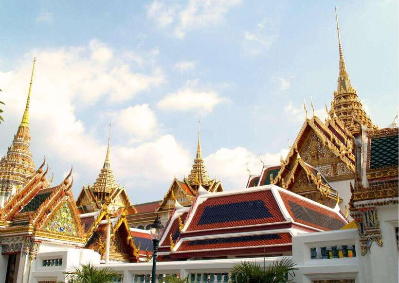 Bangkok: Grand Palace & Emerald Buddha Entry with Audioguide - Gold leaf, carvings, and the royal setting