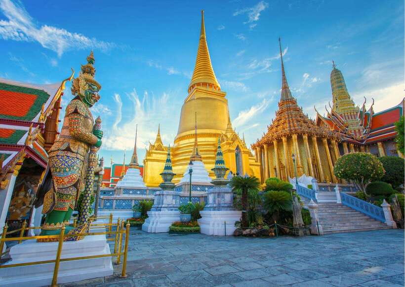 Bangkok: Grand Palace & Emerald Buddha Entry with Audioguide - Dress, bags, cameras, and walking