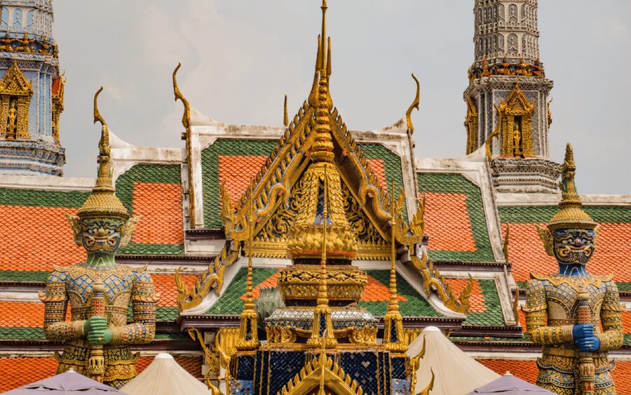 Bangkok: Grand Palace Skip-the-Line Entry Ticket - Arriving at Mani Nopparat Gate
