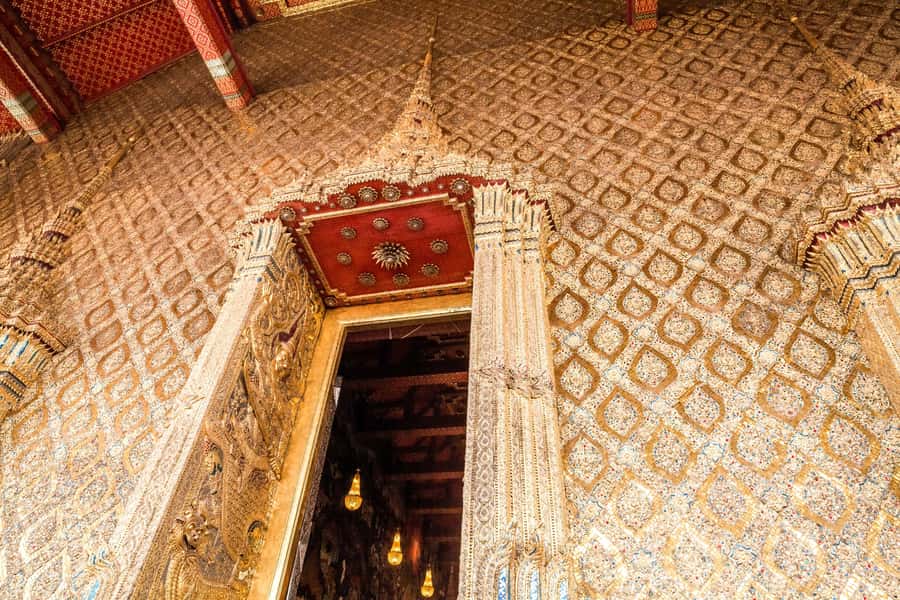 Bangkok: Grand Palace, Wat Pho, and Wat Arun Private Tour - Guides, cars, and the value of private transport