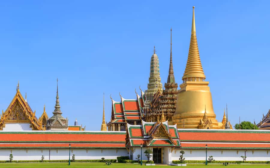 Bangkok: Grand Palace, Wat Pho, & Wat Arun Walking Tour - Pace, comfort, and the small drawbacks