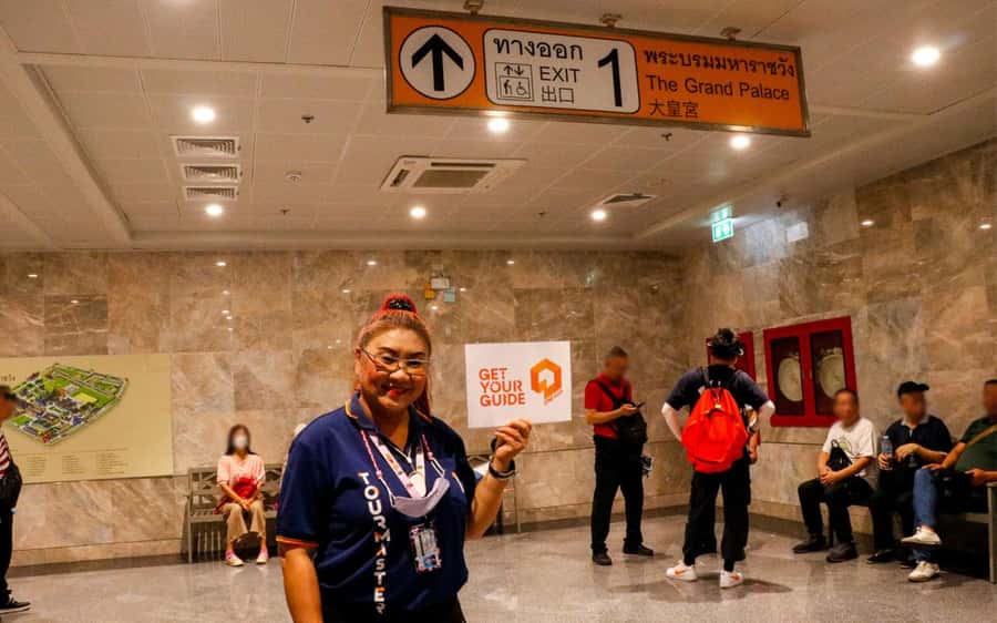 Bangkok: Grand Palace, Wat Pho, & Wat Arun Walking Tour - Wat Pho and the reclining Buddha