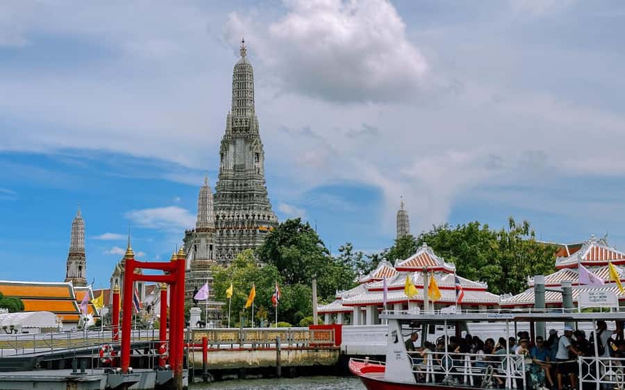 Bangkok: Grand Palace, Wat Pho, & Wat Arun Walking Tour - Starting at Tha Tian Pier before 8:45 AM