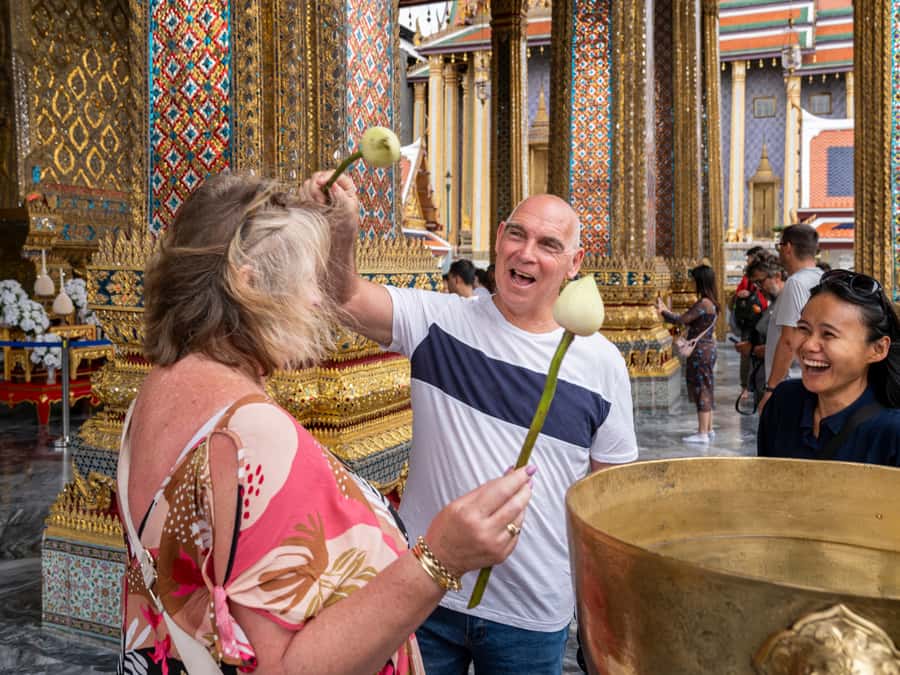 Bangkok: Grand Palace, Wat Pho with Mango Dessert Tastings - Who should book this Bangkok tour?