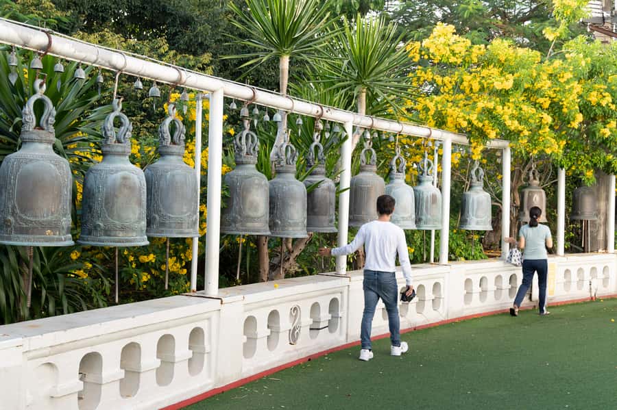 Bangkok: Grand Palace, Wat Pho with Mango Dessert Tastings - Guides make the difference