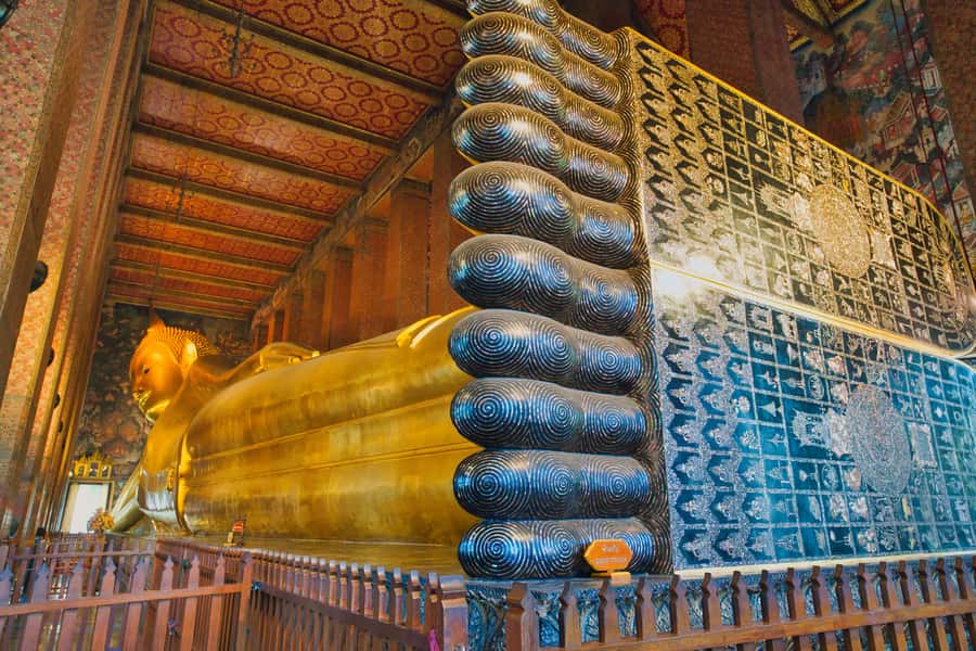 Bangkok: Grand Palace, Wat Pho with Mango Dessert Tastings - Wat Pho and the Reclining Buddha