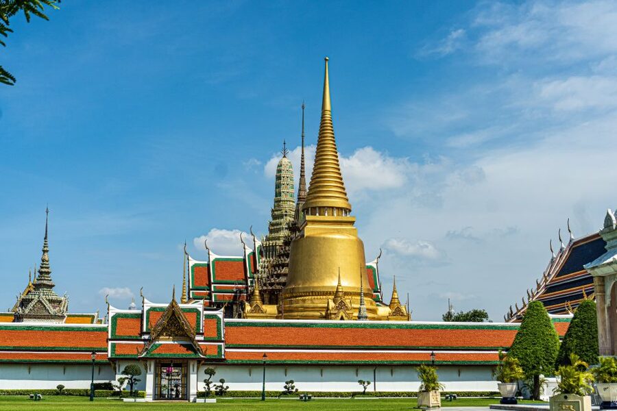 Bangkok: Half-Day Temple and Grand Palace Group Tour - Key points to know before booking