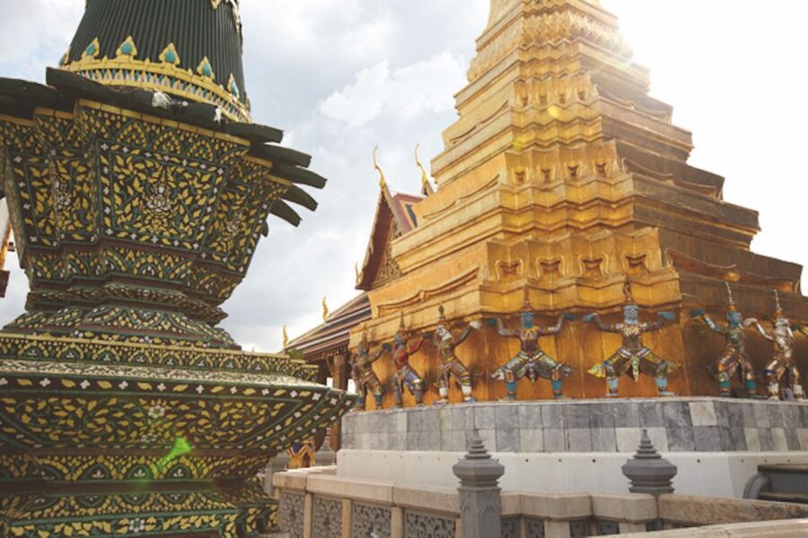 Bangkok: Half-Day Temple and Grand Palace Private Tour - A small group, but not a private day at your own pace