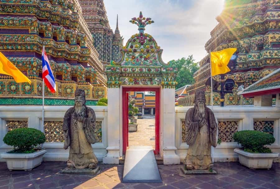 Bangkok:Private Guided Tour |Grand Palace, Wat Pho, Wat Arun - What the private car adds to a six-hour day