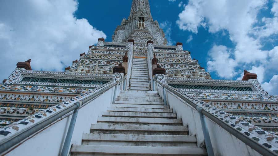 Bangkok: Private Tour Grand Palace, Wat Pho, and Wat Arun - Transport, group size, and hotel pickup