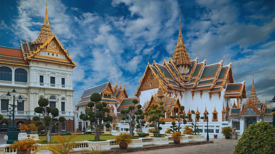 Bangkok: Private Tour Grand Palace, Wat Pho, and Wat Arun - Starting at the Grand Palace and Emerald Buddha
