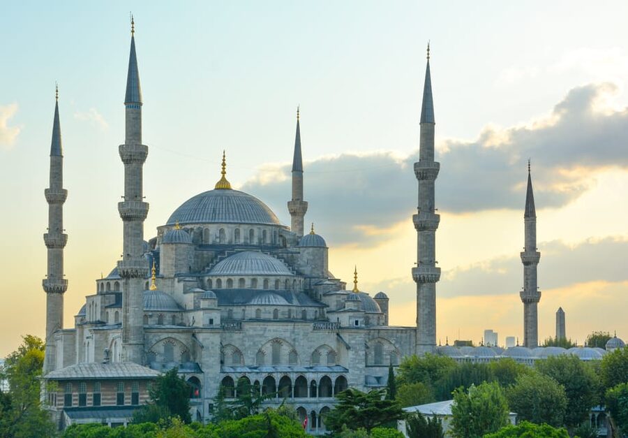 Basilica Cistern, Hagia Sophia, Blue Mosque & Topkapi Palace - The Blue Mosque and the realities of a busy visit