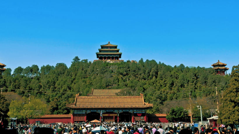 Beijing: JingShan park (palace museum garden) entry ticket - An imperial garden with flowers and old trees