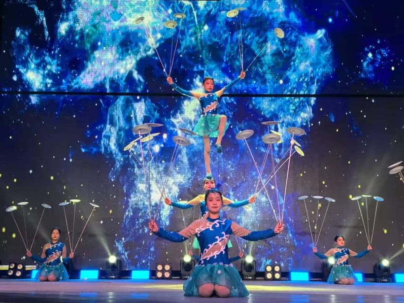 Beijing: Qinle Palace Acrobatics Show Ticket - Arriving at the second-floor ticket office
